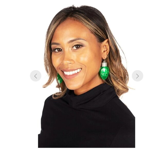 Tipsy Elves Light Up Bulb Earrings - New in Package! - Picture 4 of 4